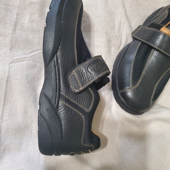 Like New Dr Comfort Men's Black Slip-on Leather Shoes - Picture 7 of 10